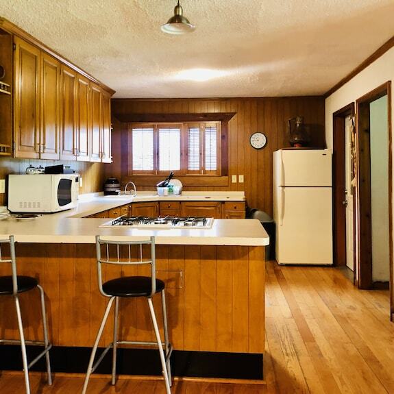 Cocina y comedor totalmente equipados.