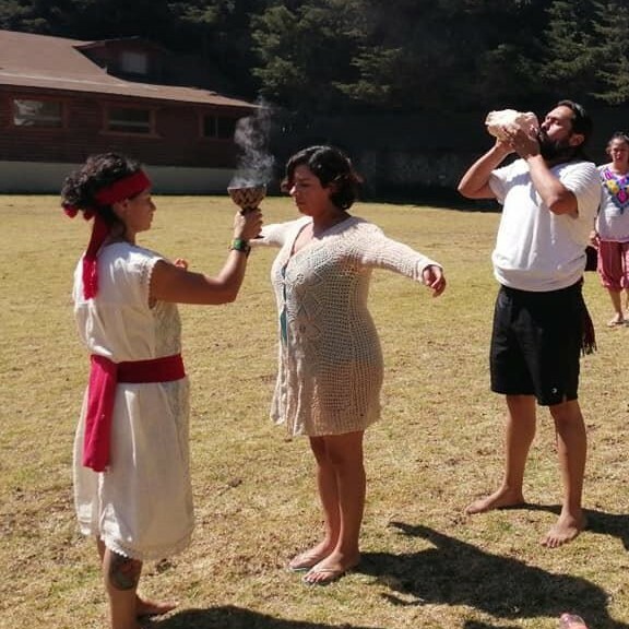 Sahumáremos nuestro cerpo físico y espiritual con el sagrado humo de copal